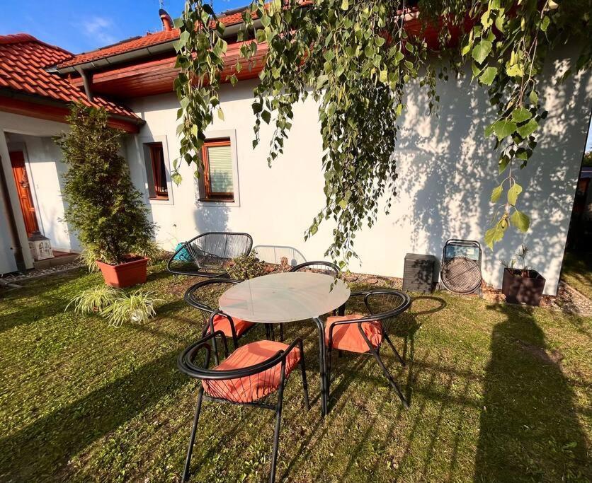 Apartman Se Zahradou 20 Minut Do Centra Prahy Ořech Exterior foto
