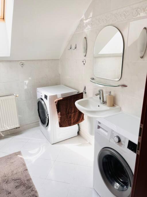 Apartman Se Zahradou 20 Minut Do Centra Prahy Ořech Exterior foto
